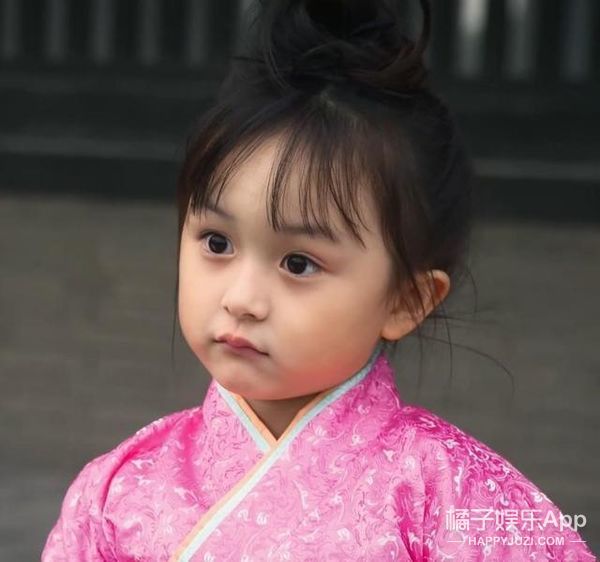 还记得被“禁止整容”的小芈月吗？如今11岁成小女神了？