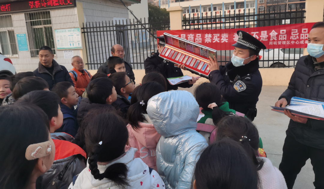 学校门口这样的“小摊”可以多来点！