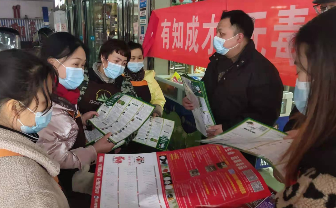 学校门口这样的“小摊”可以多来点！