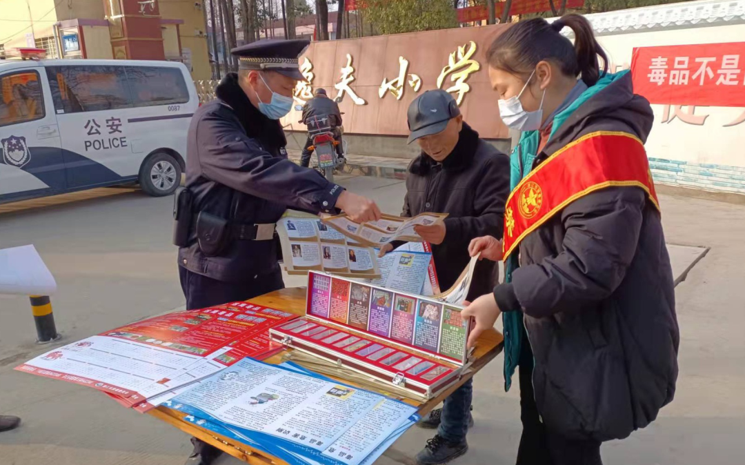 学校门口这样的“小摊”可以多来点！