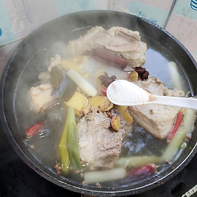 家常梅菜扣肉最简单的做法（肥而不腻的梅菜扣肉教程）