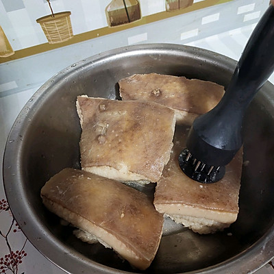 家常梅菜扣肉最简单的做法（肥而不腻的梅菜扣肉教程）