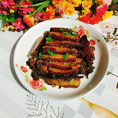 家常梅菜扣肉最简单的做法（肥而不腻的梅菜扣肉教程）