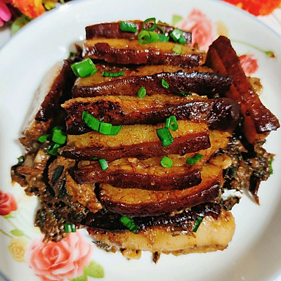 家常梅菜扣肉最简单的做法（肥而不腻的梅菜扣肉教程）