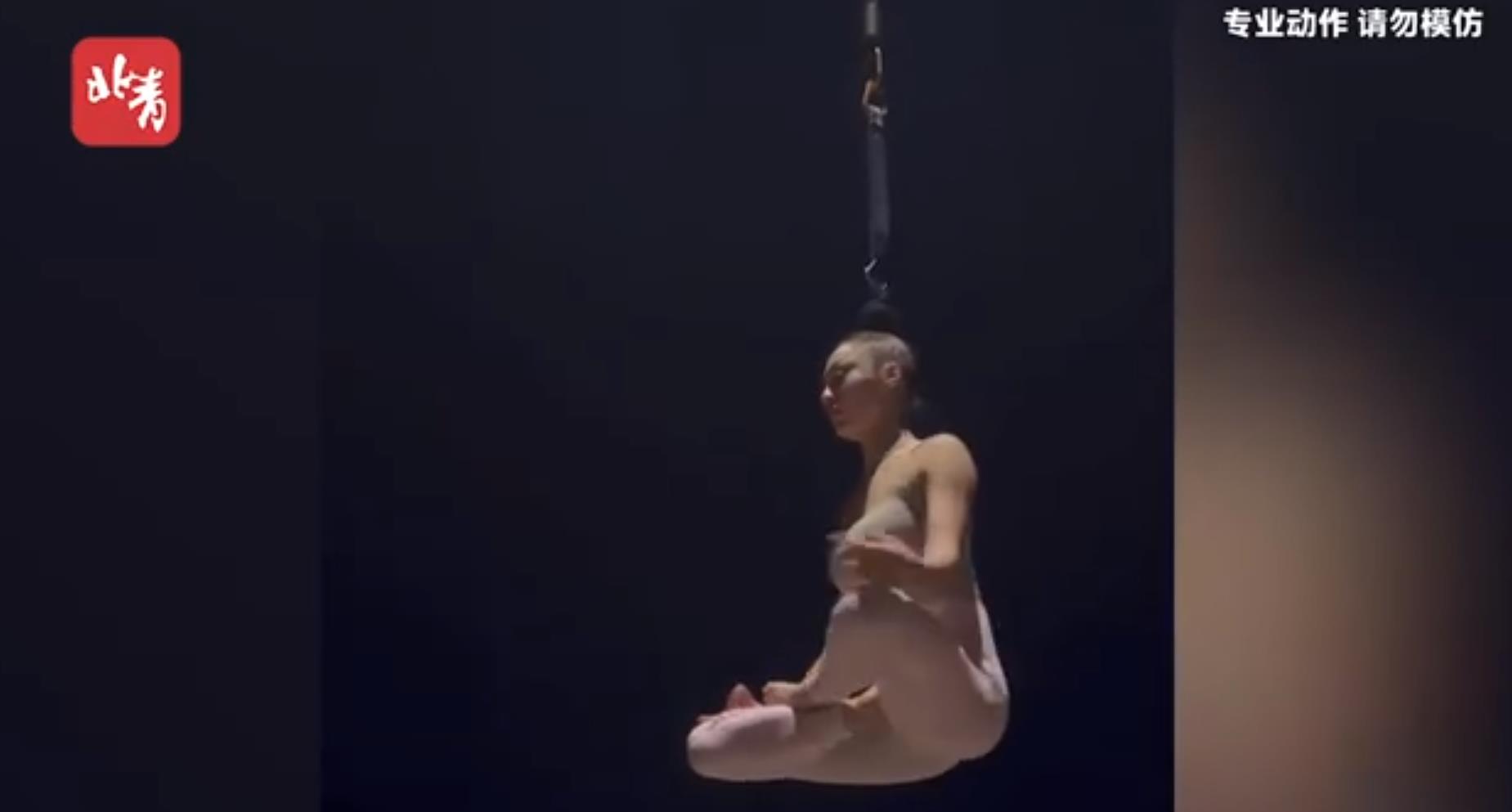 ŮӻӦϺյǧǶ˹ˣϷŹ