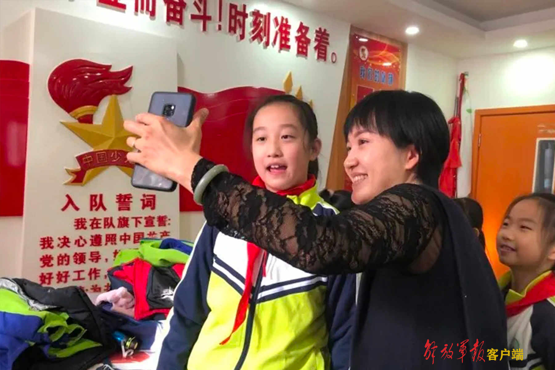 新春慰问驻地官兵