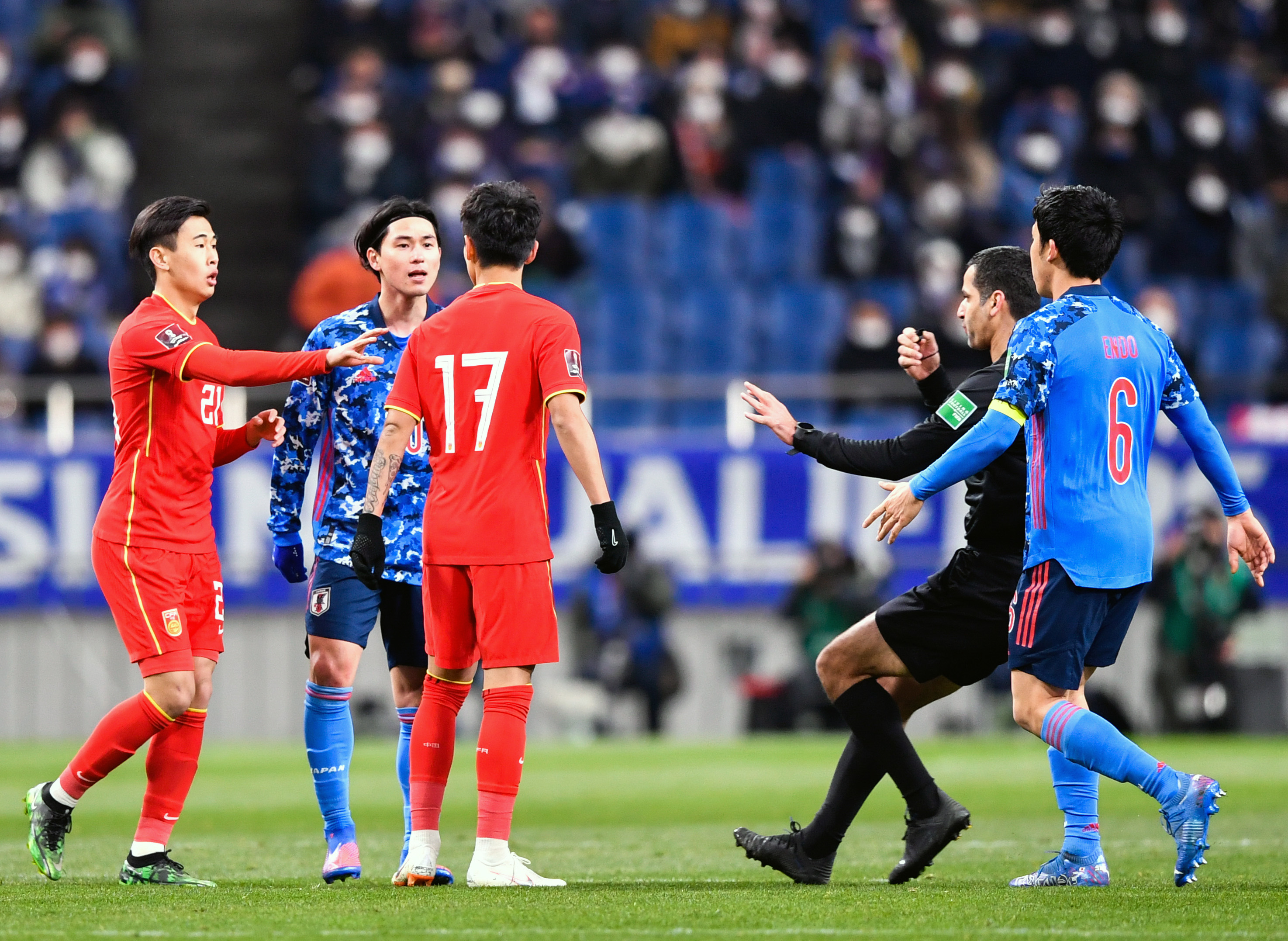 12强赛再负日本差距依旧,国足的改变任重道远