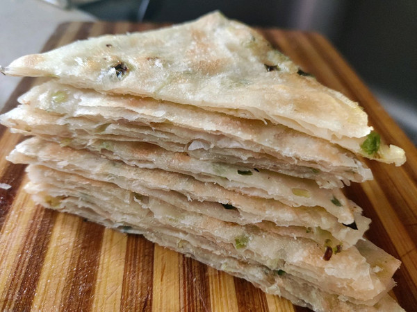 葱花饼做法（三分钟在家轻松做葱花饼好吃美味）