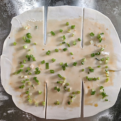 葱花饼做法（三分钟在家轻松做葱花饼好吃美味）