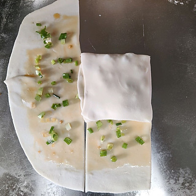 葱花饼做法（三分钟在家轻松做葱花饼好吃美味）