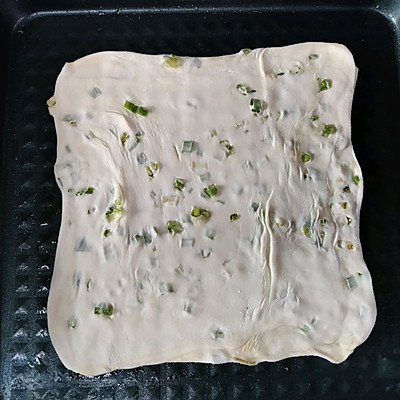 葱花饼做法（三分钟在家轻松做葱花饼好吃美味）