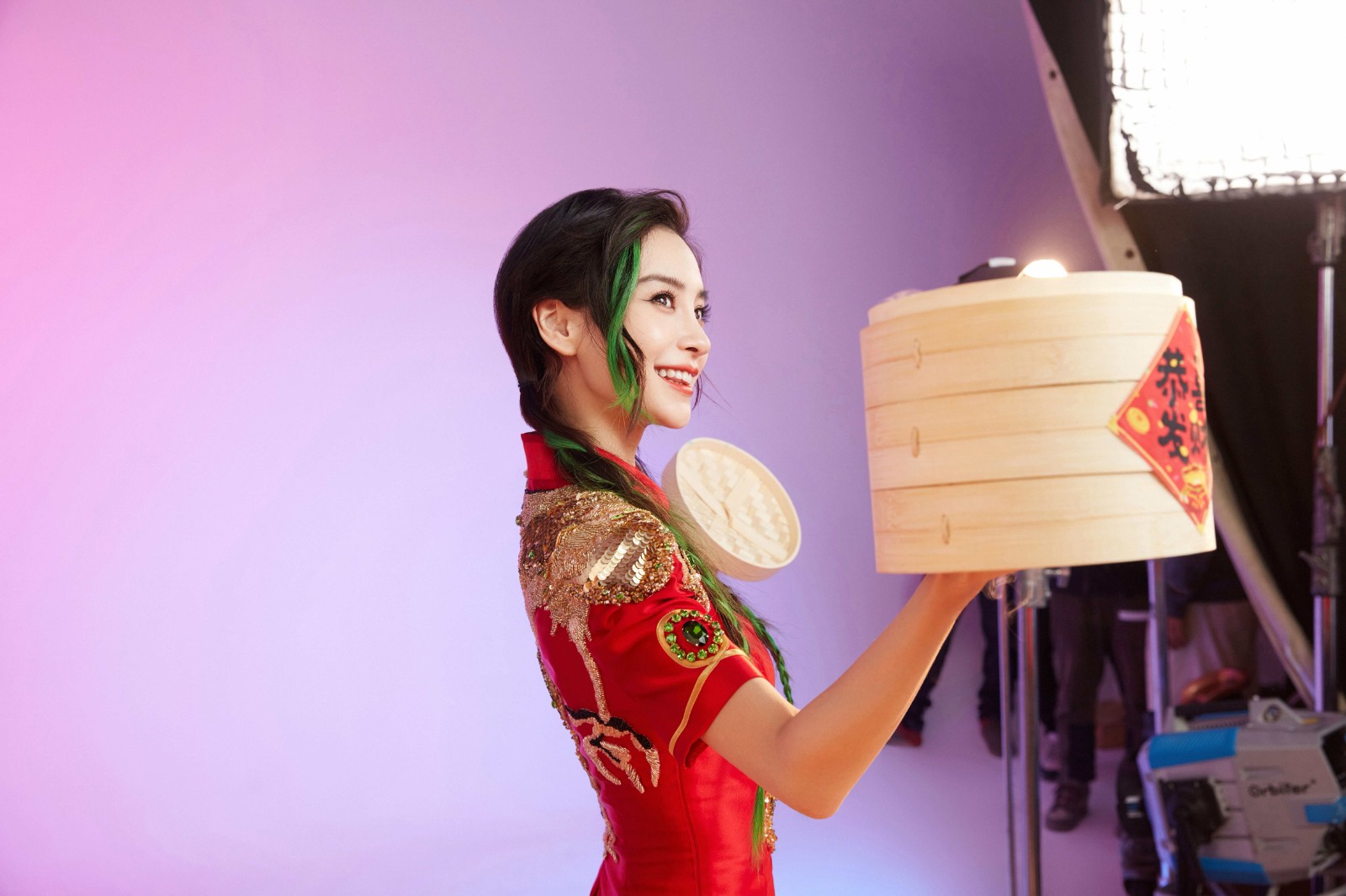 英雄联盟手游 Angelababy杨颖“神龙烈焰”金克丝COS图-哪边嗨