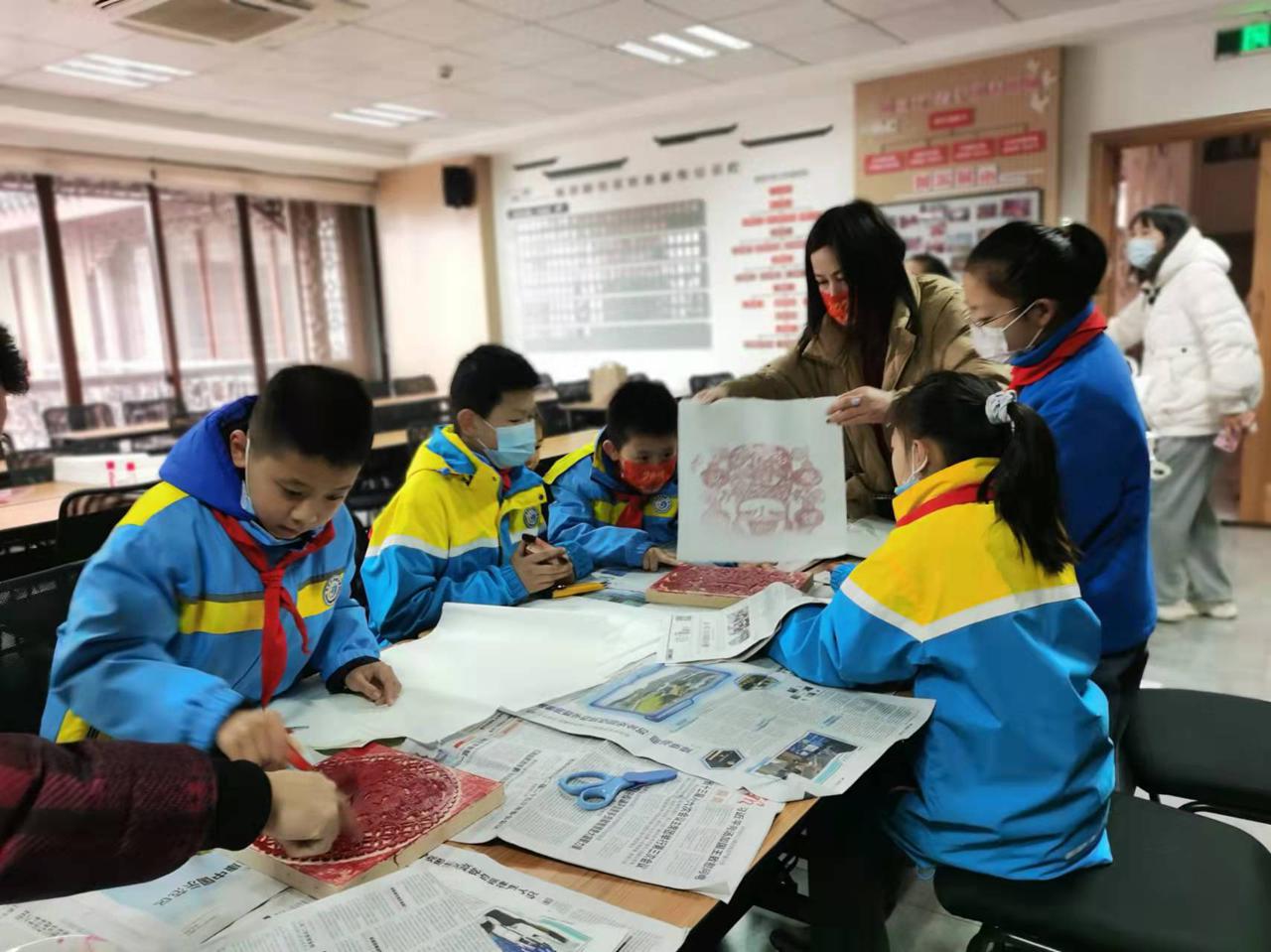 “双减”下，“紫微孩子”给老人送别样新年礼物
