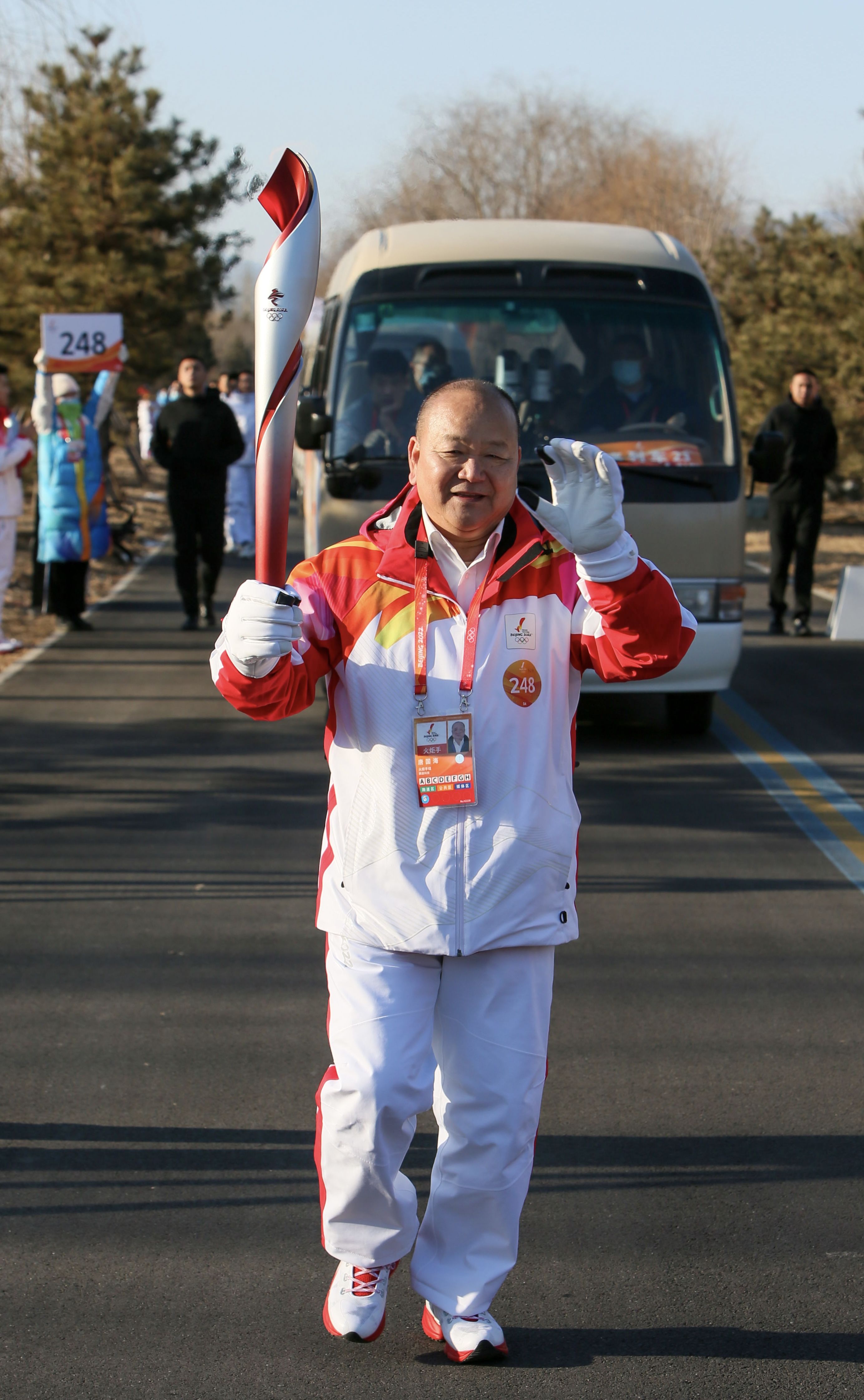 奥运会火炬经过嘉兴哪些地方(唐国海：成为冬奥火炬手非常自豪，为此提前俩月每日快走5公里)