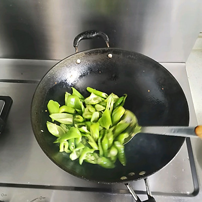 大辣椒炒肉,大辣椒炒肉的做法步驟