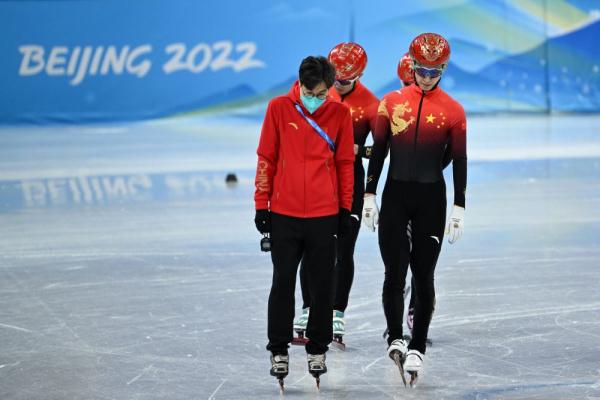 中国奥运会主教练有哪些(北京冬奥会·短道速滑｜中国短道速滑队主教练金善台：胜利后仍怀紧迫感)