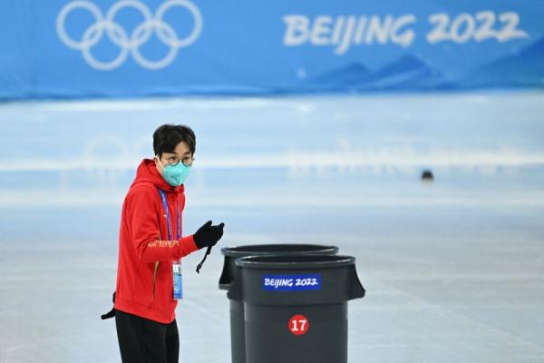 中国奥运会主教练有哪些(北京冬奥会·短道速滑｜中国短道速滑队主教练金善台：胜利后仍怀紧迫感)