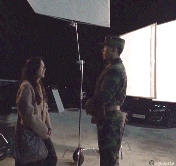 为什么古偶剧的海报都是“土味婚纱风”？