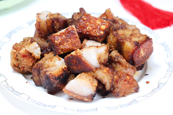空气炸锅食谱大全及做法及时间（10分钟做脆皮五花肉）