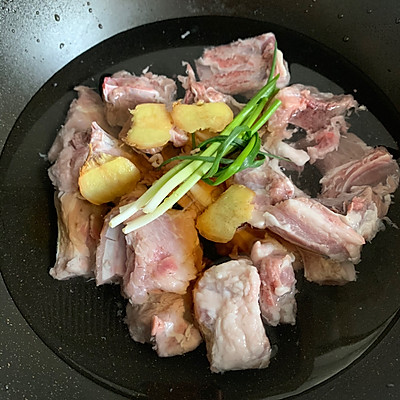红烧排骨图片（教你做美味又营养的红烧排骨）