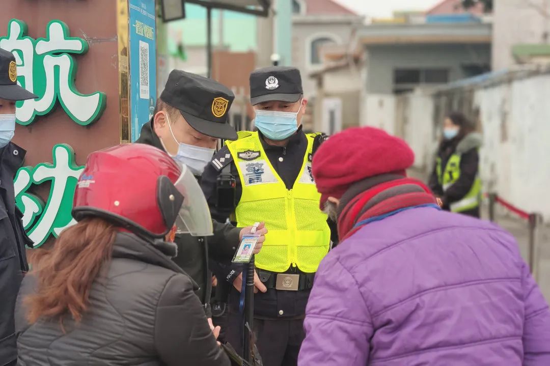 【开学季】校园门口那一抹别样警色