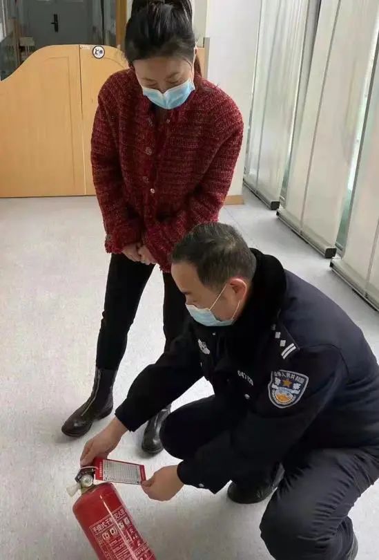 【开学季】校园门口那一抹别样警色