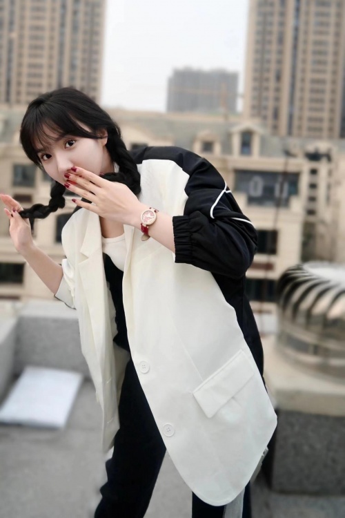 明星同款本命年小红表，百搭好看还能让你神来气旺
