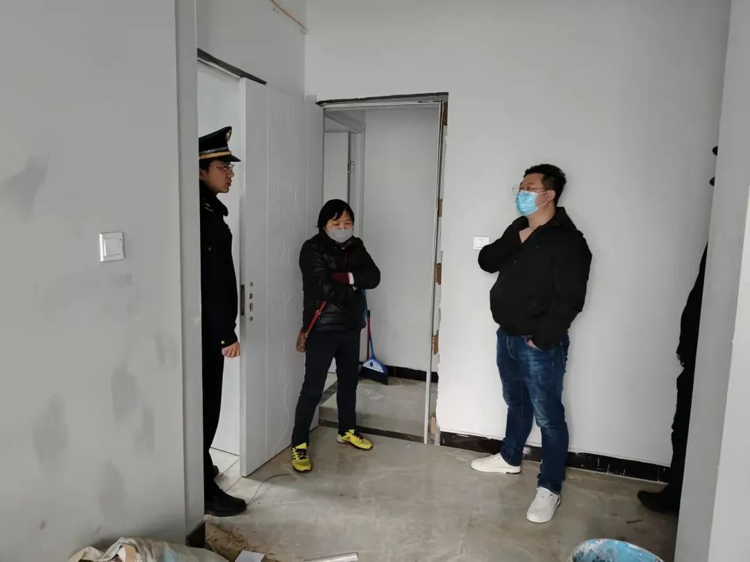 借用一个人，这个租赁住房避免港口指南