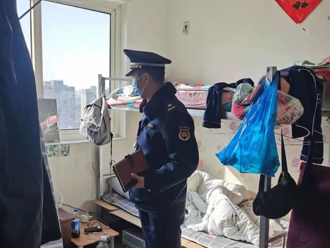 借用一个人，这个租赁住房避免港口指南