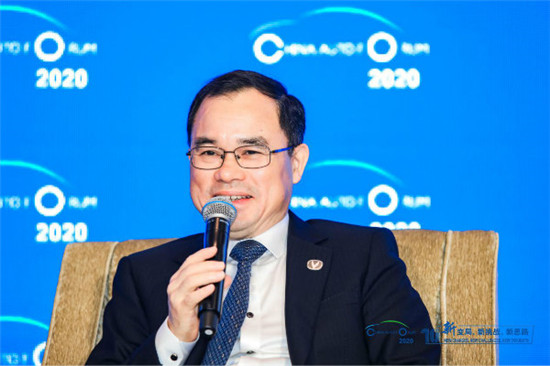 朱华荣提出统筹智能网联汽车发展和安全等建议