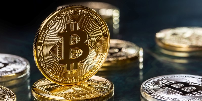 战争中的比特币：“避险工具”的泡沫正在破灭