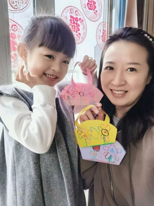 给王亚平阿姨写信、给妈妈做个手提包，幼儿园小朋友送上特别的妇女节礼物