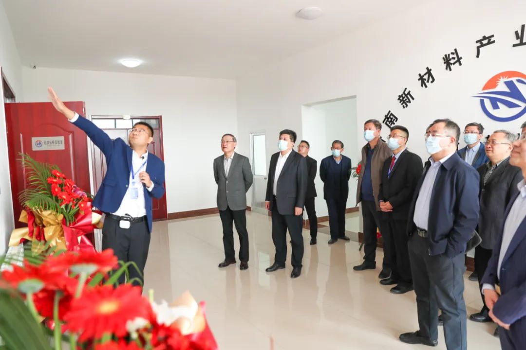 济南新材料产业研究院暨重点实验室揭牌