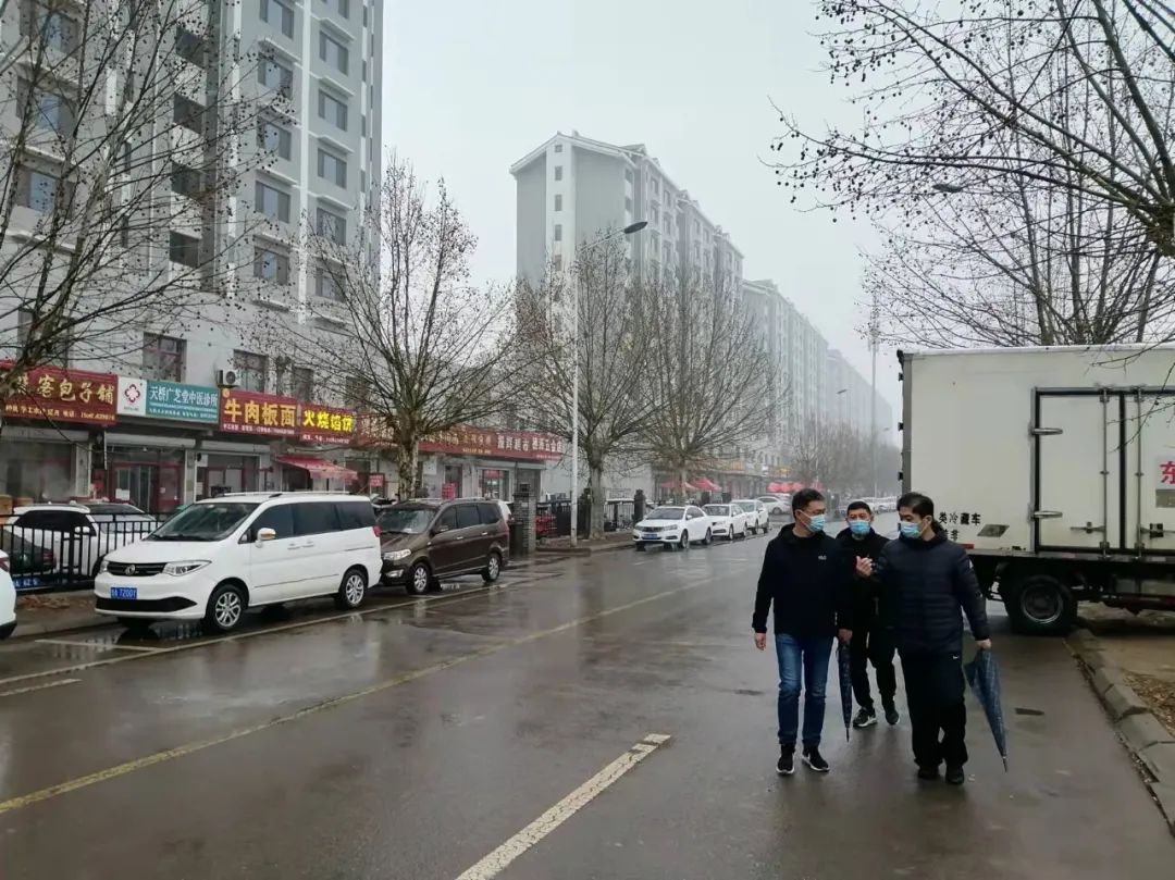 济南新材料产业园区管委会主任韩利师以“四不两直”方式督导疫情防控工作