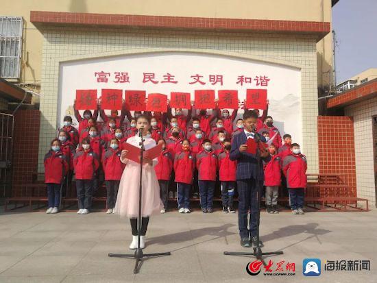 濰坊市實驗小學(xué)傳遞公益力量為沙漠添綠意(圖2) 濰坊市實驗小學(xué)傳遞公益力量為沙漠添綠意(圖2)