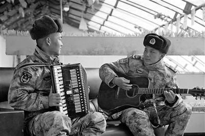 站在祖国的万里边境，我要守护我的见证人——过去、现在、未来