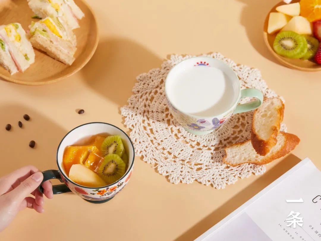餐桌上的春色——彩绘陶瓷杯，釉中手彩，高温烧制，酸碱不忌