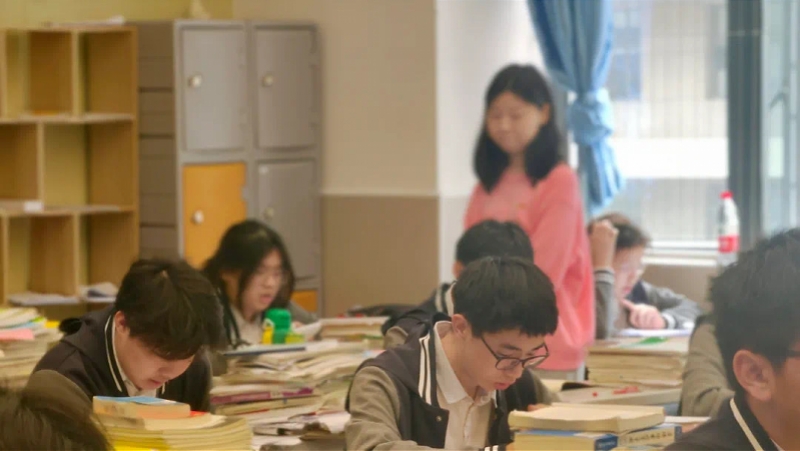 深圳明德實(shí)驗(yàn)學(xué)校高中封閉式校園生活(圖2) 深圳明德實(shí)驗(yàn)學(xué)校高中封閉式校園生活(圖2)