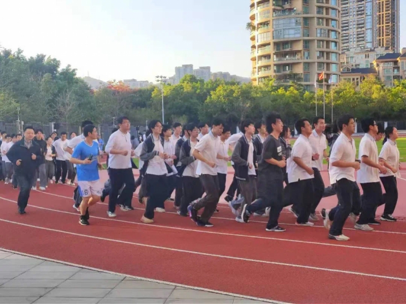 深圳明德實(shí)驗(yàn)學(xué)校高中封閉式校園生活(圖5) 深圳明德實(shí)驗(yàn)學(xué)校高中封閉式校園生活(圖5)