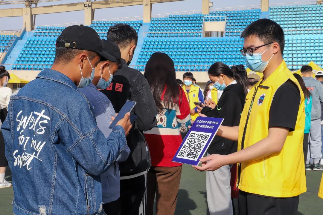 甘肃高校师生携手共战“疫”