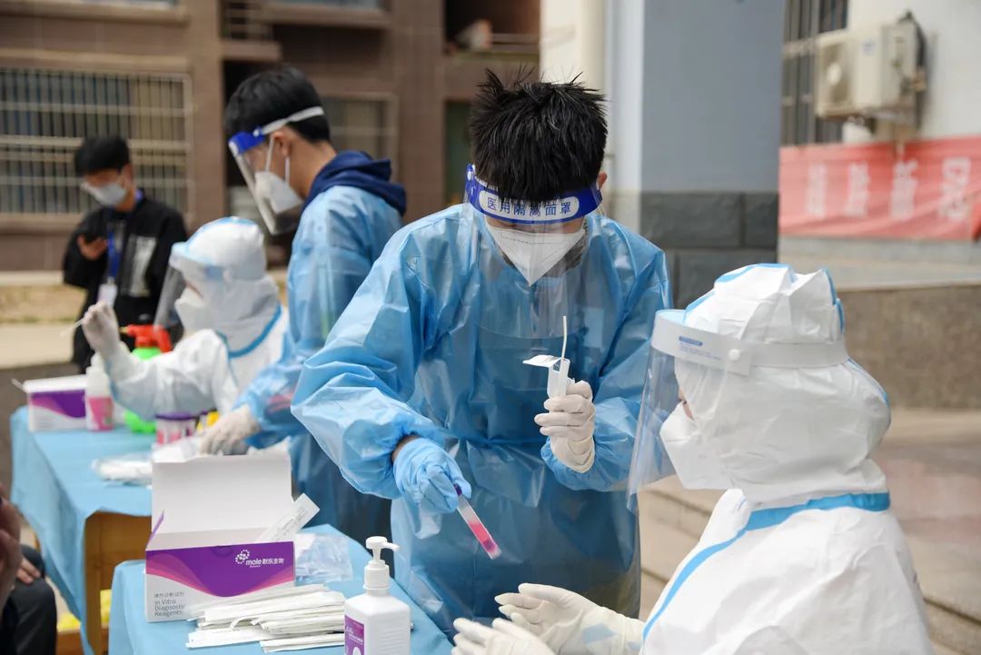 甘肃高校师生携手共战“疫”