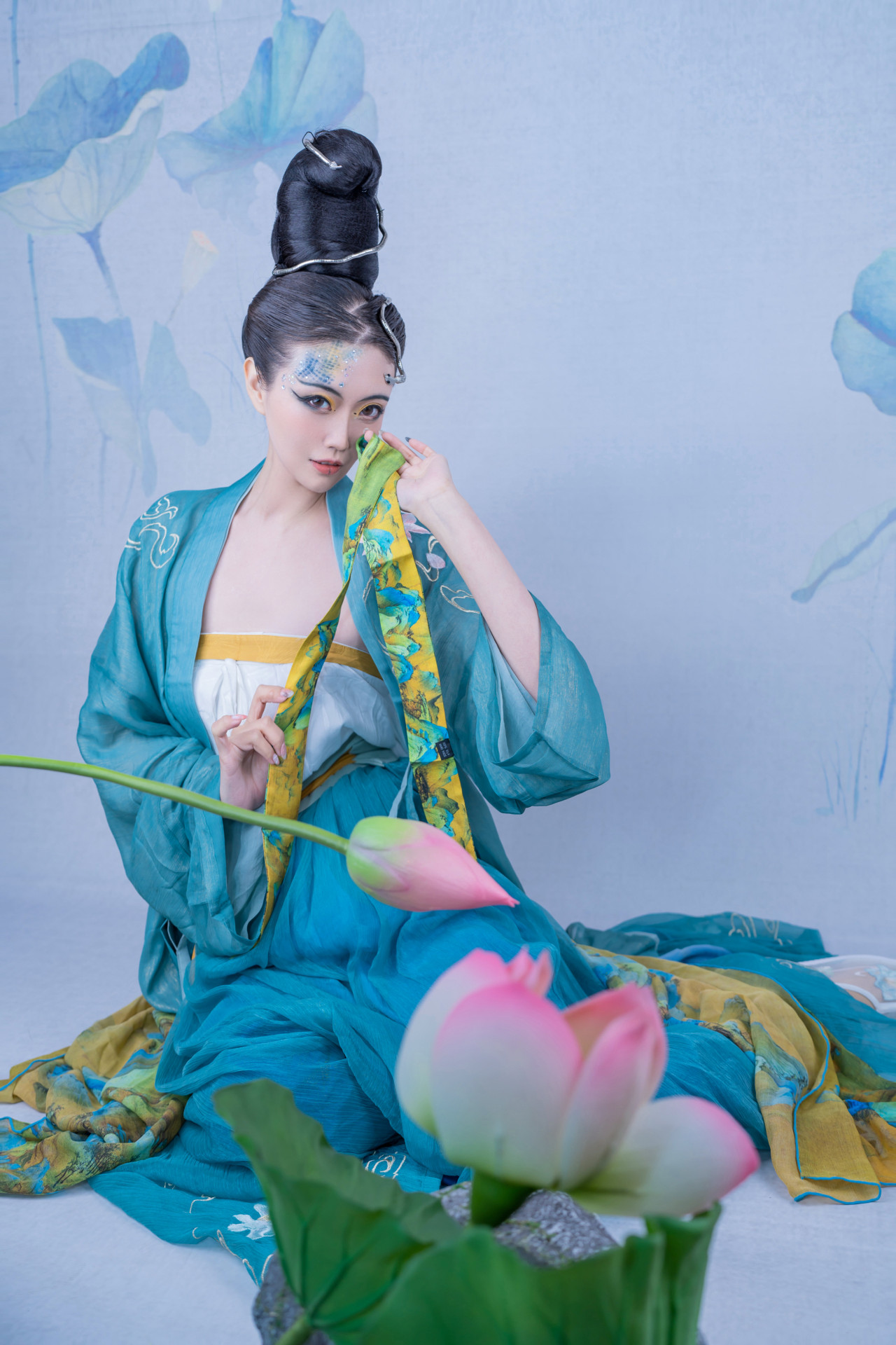 法海呢？青蛇白蛇千里江山汉服拟人COS图-哪边嗨