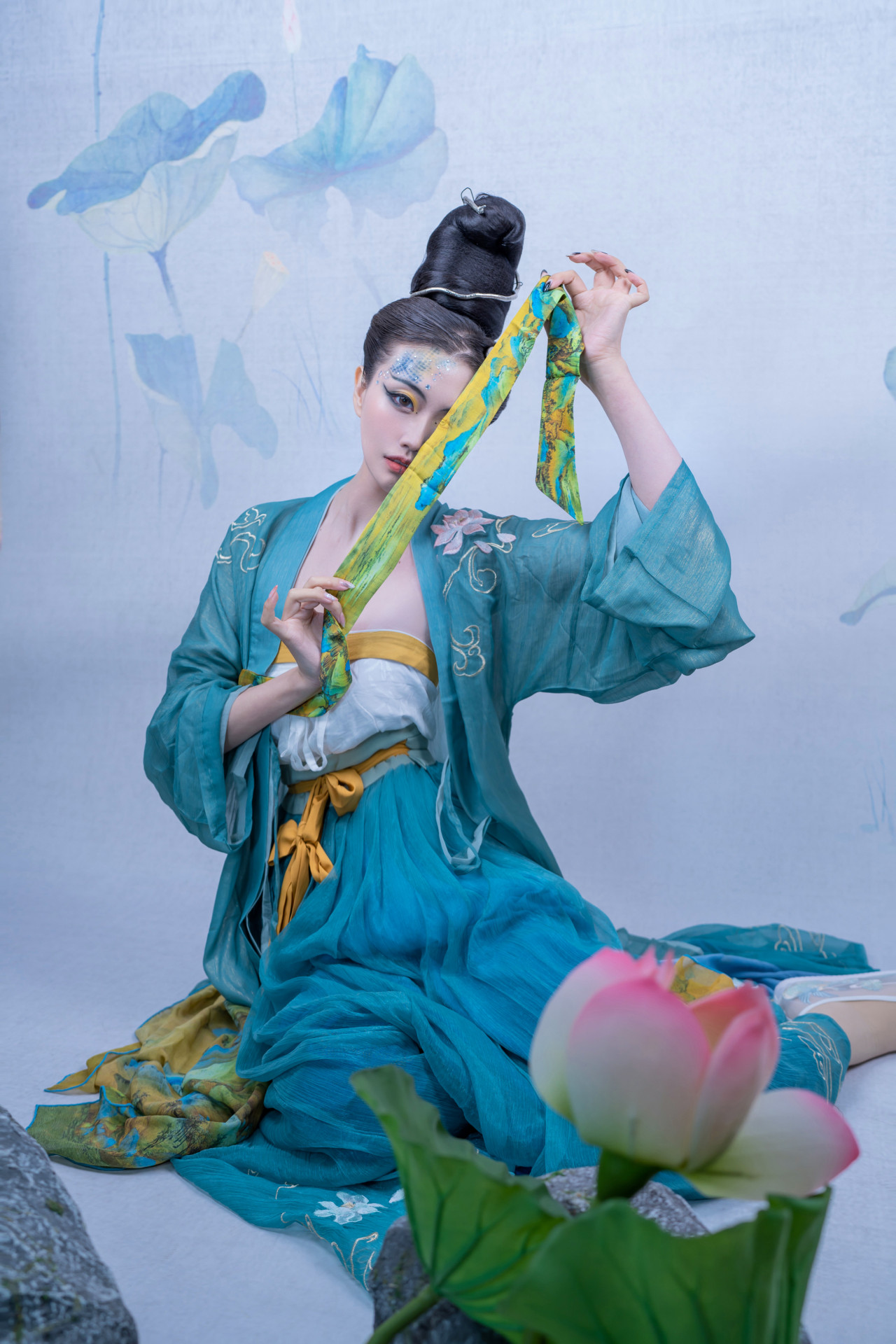 法海呢？青蛇白蛇千里江山汉服拟人COS图-哪边嗨