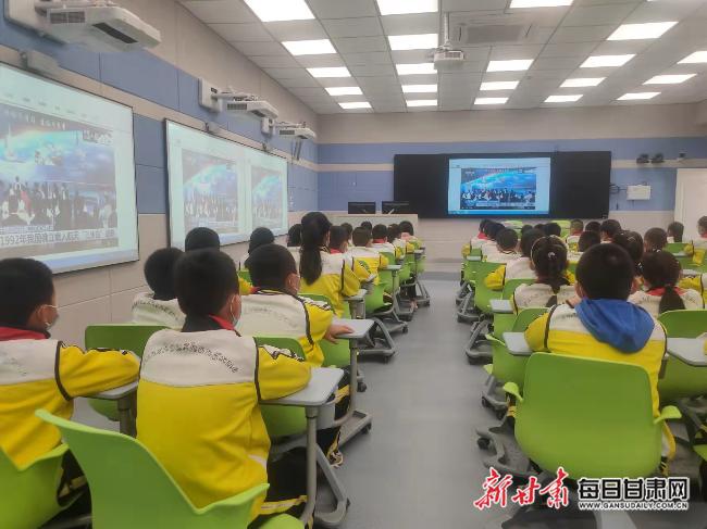 張掖市甘州中學(xué)咋樣?“天宮課堂”里解密太空奧妙(圖1) 張掖市甘州中學(xué)咋樣?“天宮課堂”里解密太空奧妙(圖1)