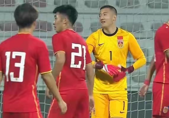 中国男足vs泰国(U23国足出师不利，迪拜杯揭幕战0:1不敌阿联酋)