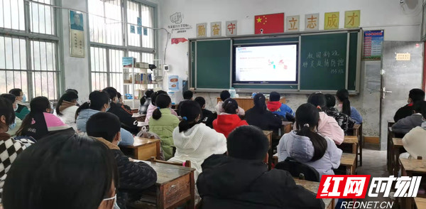 慈利县高峰土家族乡中学：1400多名学生(图2)