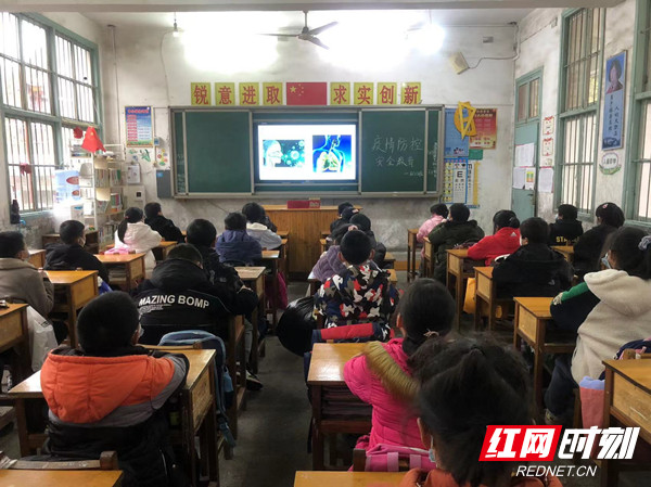 慈利县高峰土家族乡中学：1400多名学生(图3)