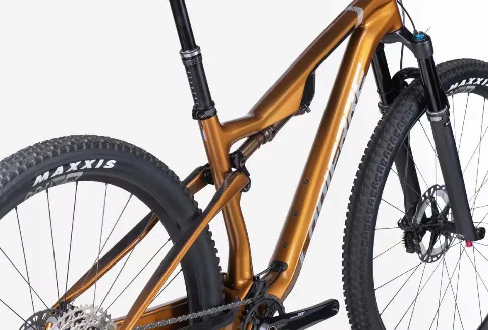 Lapierre推出碳纤维XR和XRM越野自行车