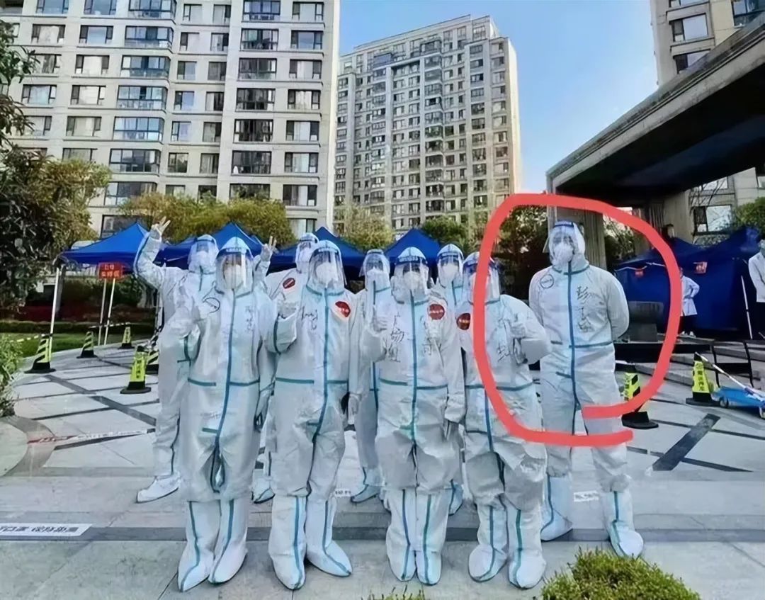 上海疫情下的明星：刘嘉玲独自排队做核酸，彭于晏炸带鱼，陈龙骑电驴做志愿者