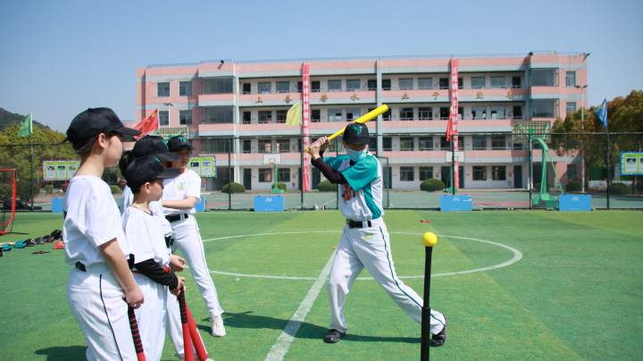 小学生垒球 教学图片